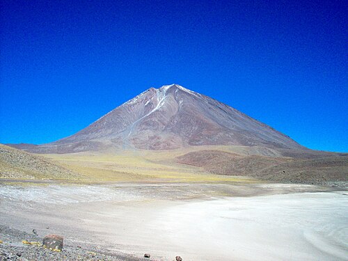 利坎卡武尔火山