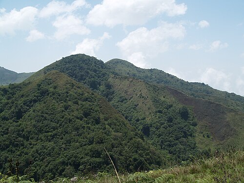 马能古巴山脉