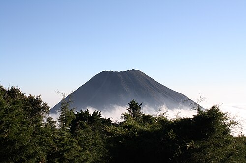 伊萨克火山