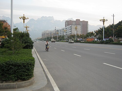 华阴市